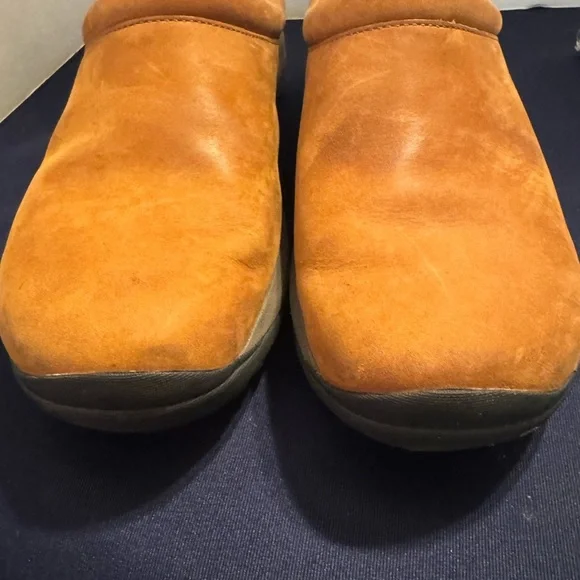 Women’s Merrill Brown Leather Slip On’s Style “Dune” Size 8.5 - Picture 2 of 16